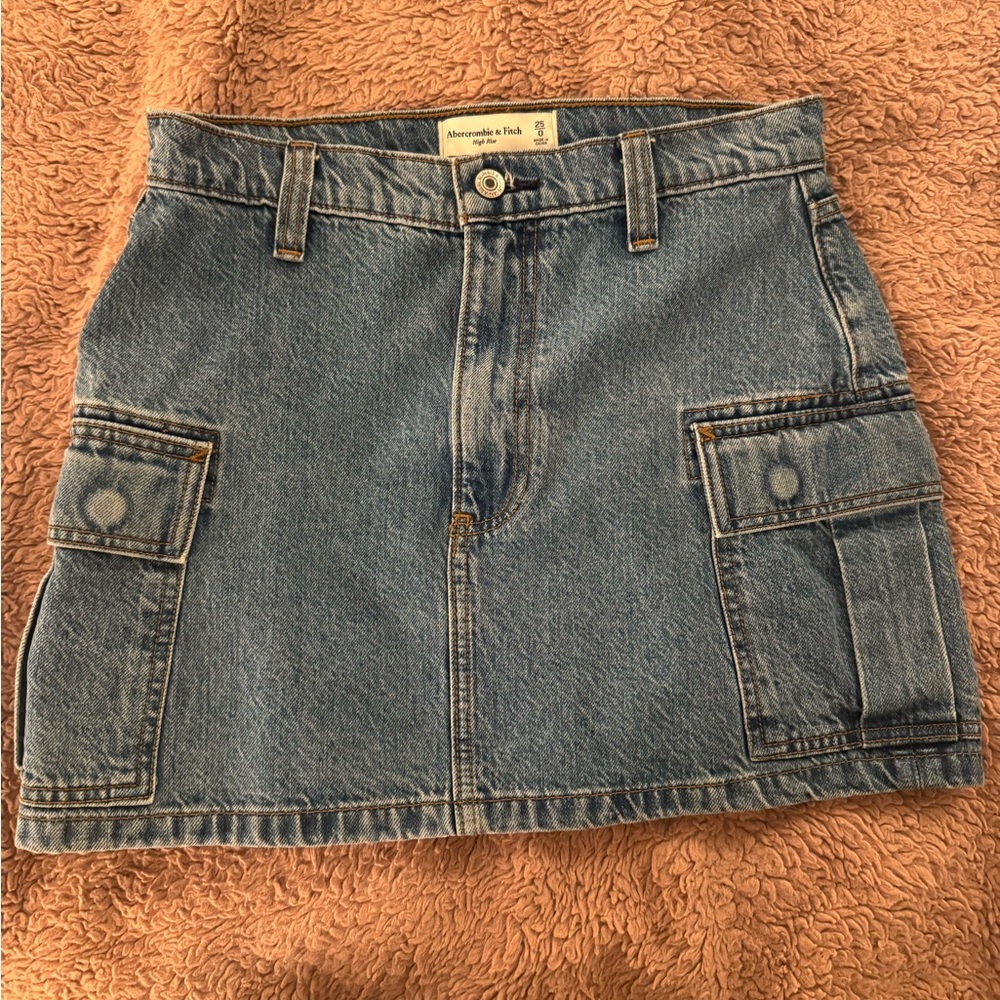 Abercrombie & Fitch Cargo Mini Skirt